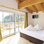 Chalet In By Lift & Slopes *