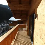 In By Lift & Slopes Chalet