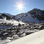 Chalet In By Lift & Slopes *