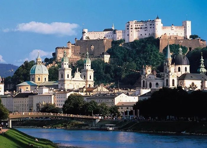 シャレー In By Lift & Slopes ザールバッハ・ヒンターグレム